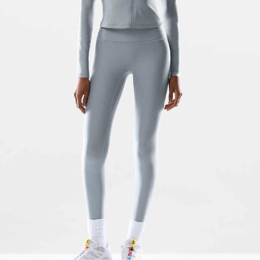 Aritzia Cheeky Infinite Hi-Rise 26" Legging Moon Dust Grey